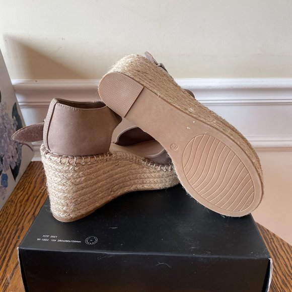 Platform Wedge Sandal NWT - Picture 4 of 4